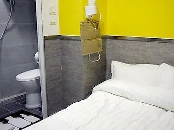 H.One Inn 香港 2*,  中国